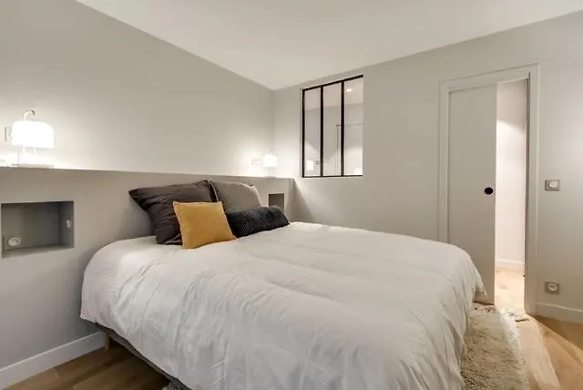 Warm And Bright Front Of Jardin Du Luxembourg Apartment Paris France